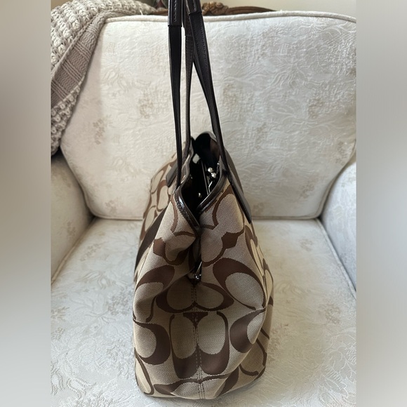 COACH Monogram Canvas Tote Handbag With Kiss Locket - Picture 2 of 9